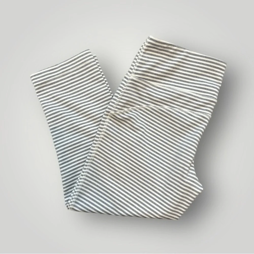 MPG Gray and White Striped Capri Leggings - Picture 1 of 4